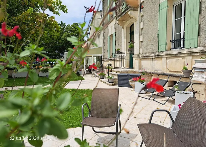 La Metairie Au Milieu Des Vignes