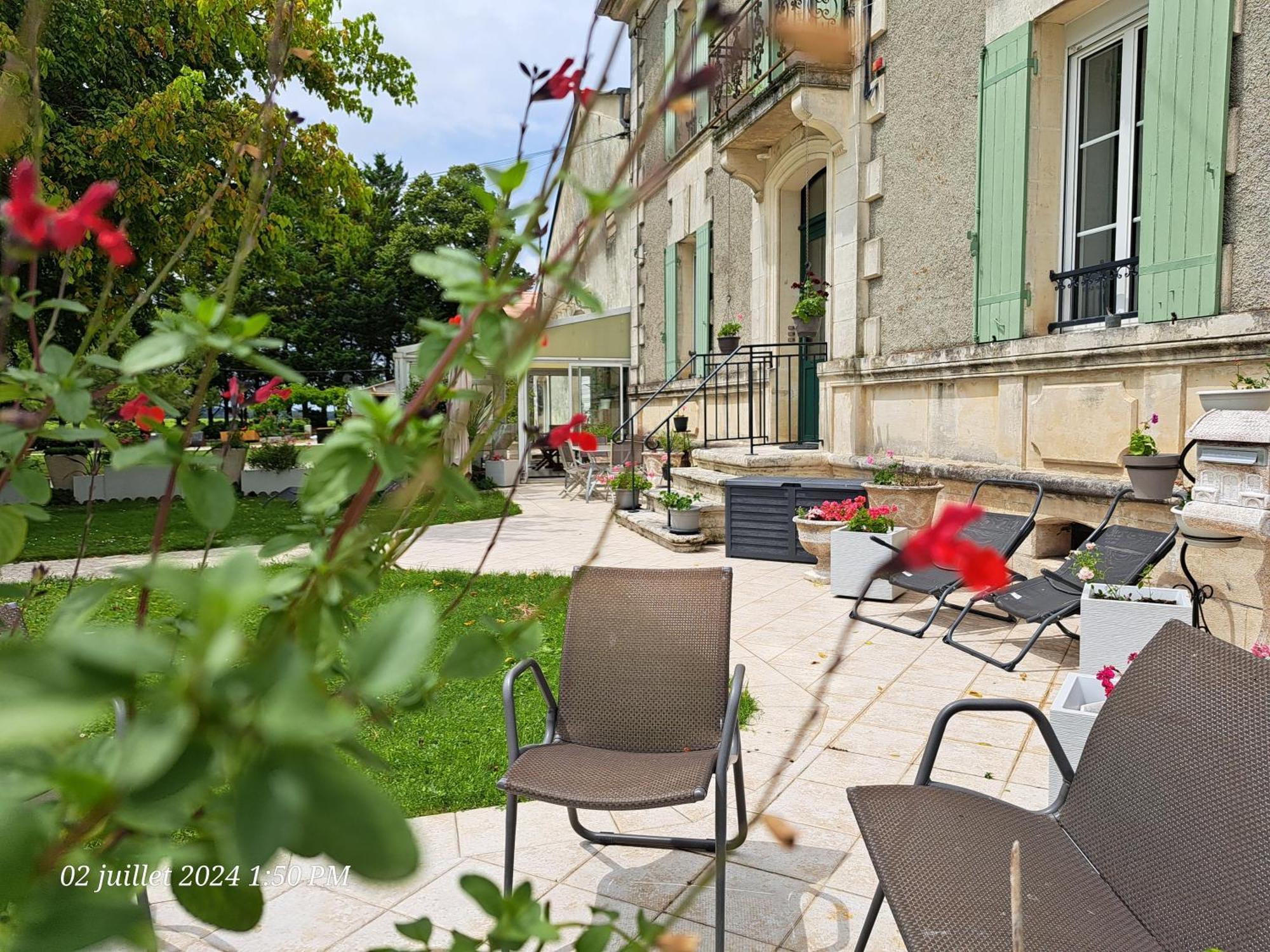 La Metairie Au Milieu Des Vignes Reaux